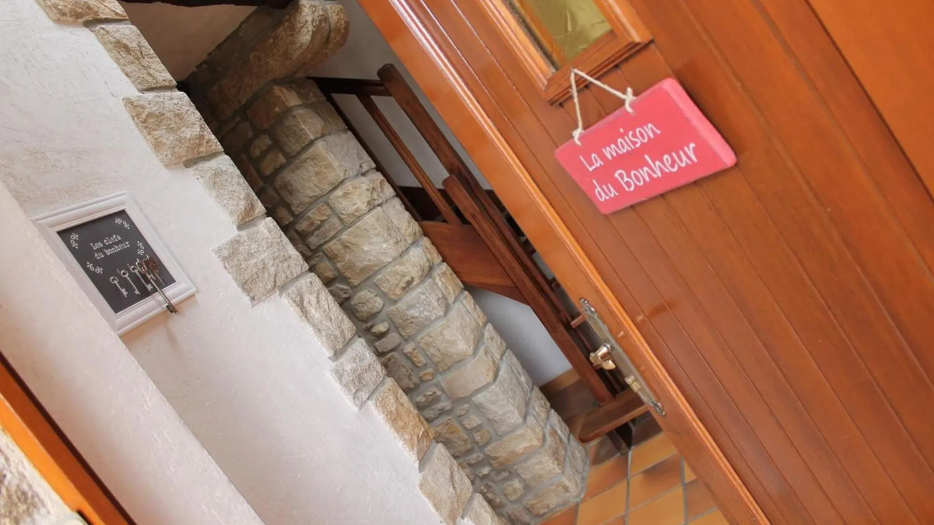 La Maison Du Bonheur Megrit